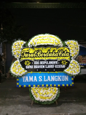 Papan Bunga Duka di Cigandamekar